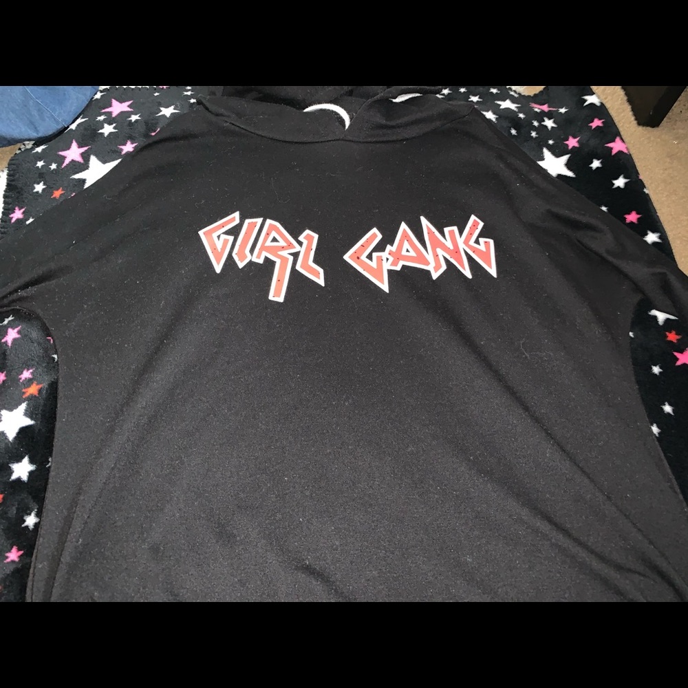 Graphic shirt with hoodie🌺